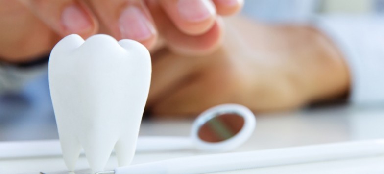 Что нужно знать об имплантации зубов